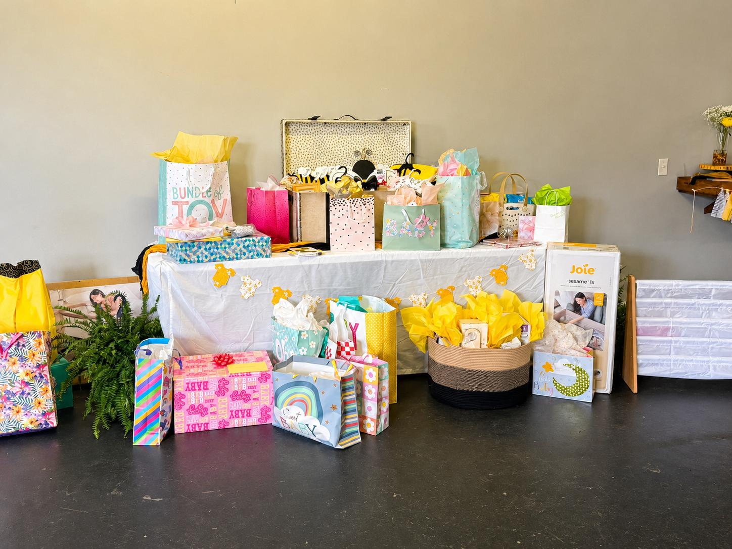 Gift Table Display at The 1889